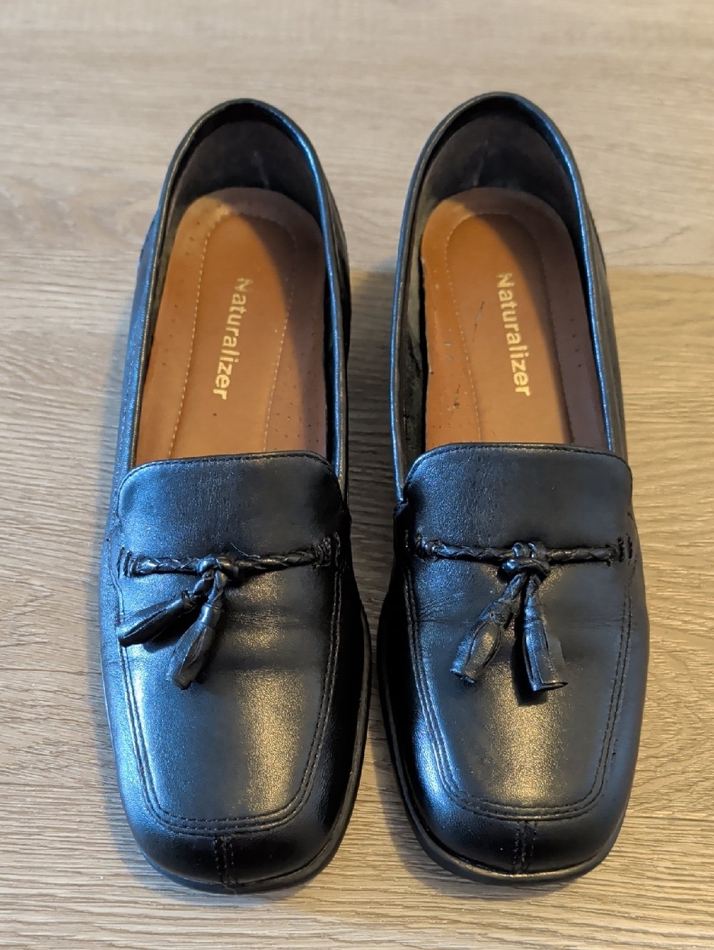 Naturalizer Black Leather Tassel Slip-On Loafers
